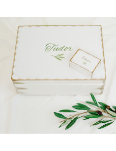 trusou pentru botez din muselină și in în cutie de lemn 2