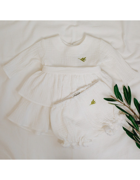 Rochie botez din muselină albă cu volane