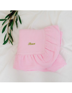 Pătură din muselină roz cu volane