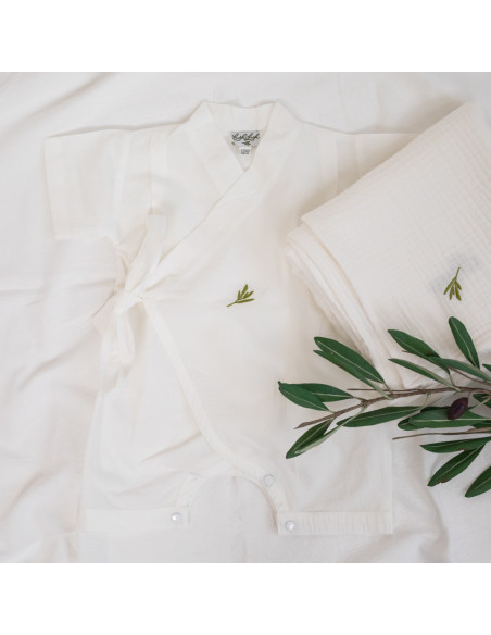 Cadou BABY SHOWER cu kimono alb